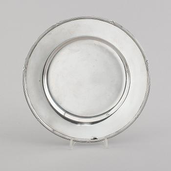 TALLRIK, silver, Stockholm 1917. Vikt ca 307 gram.
