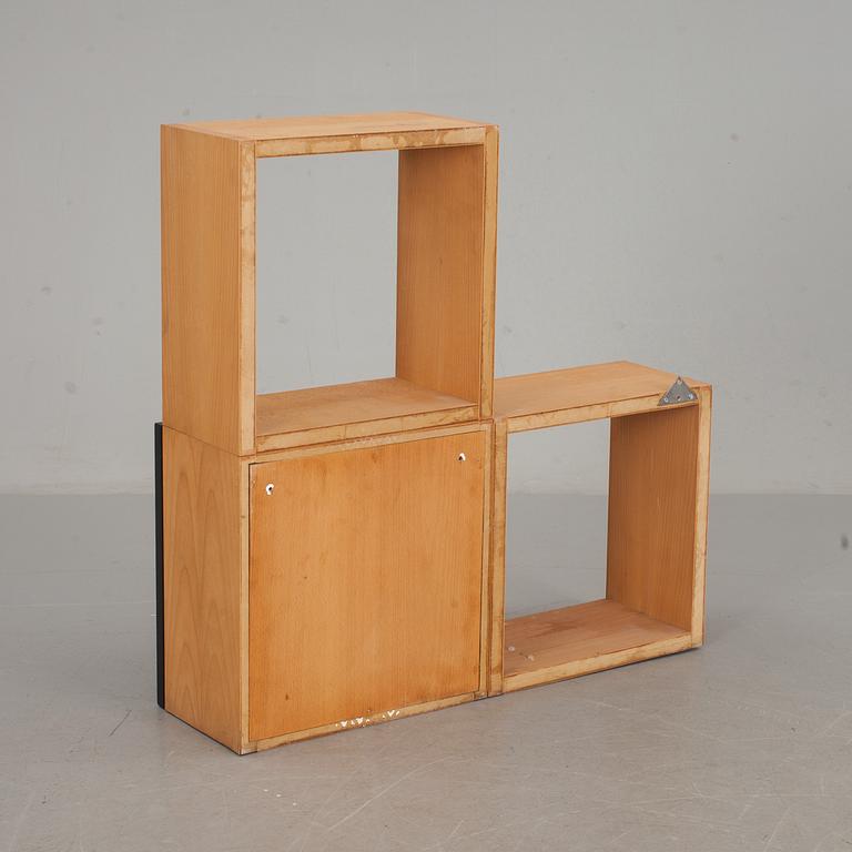 VÄGGHYLLA, 1900-talets andra hälft.