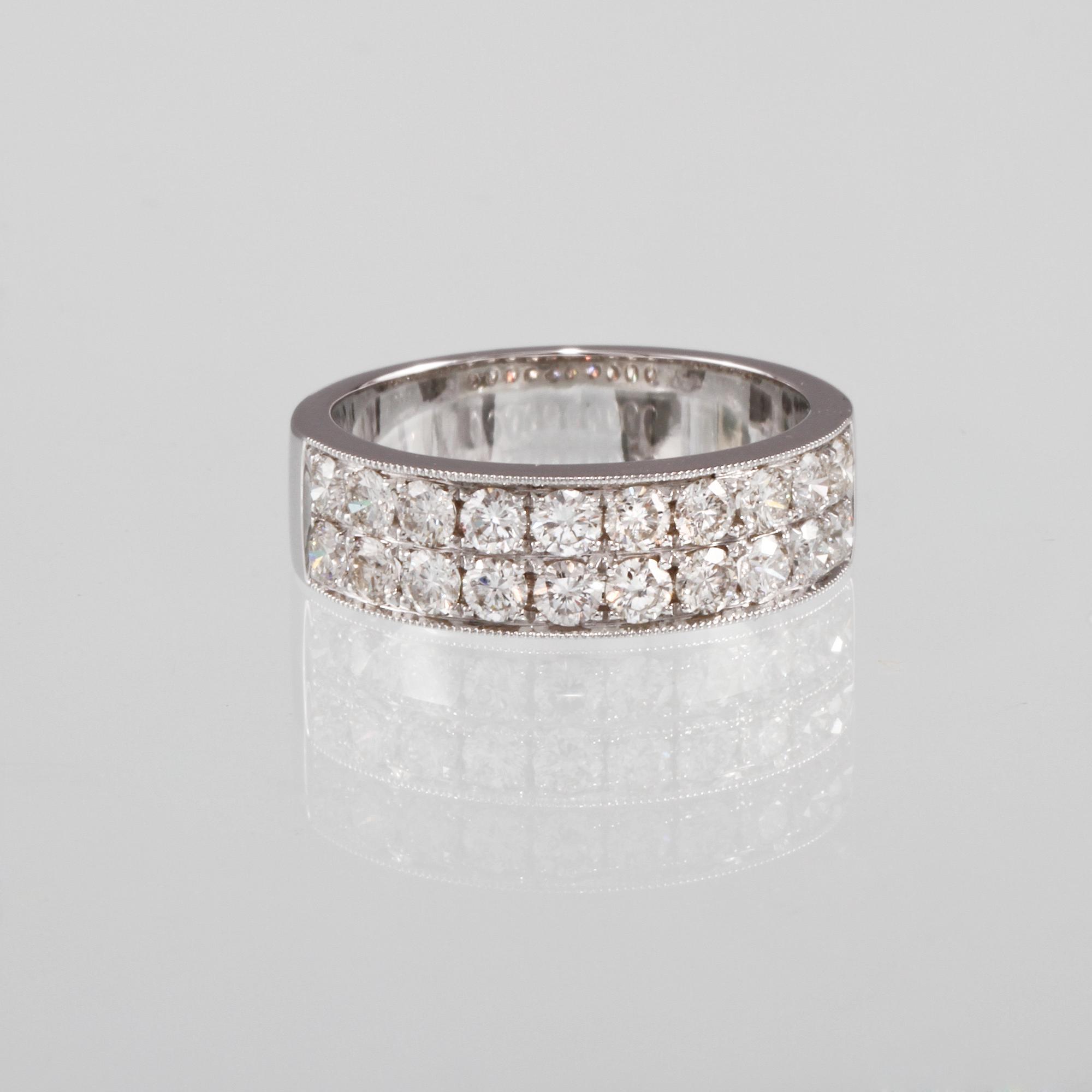 RING, 18k vitguld med 20 briljantslipade diamanter, ca 1.16  ct. Vikt 7 g.