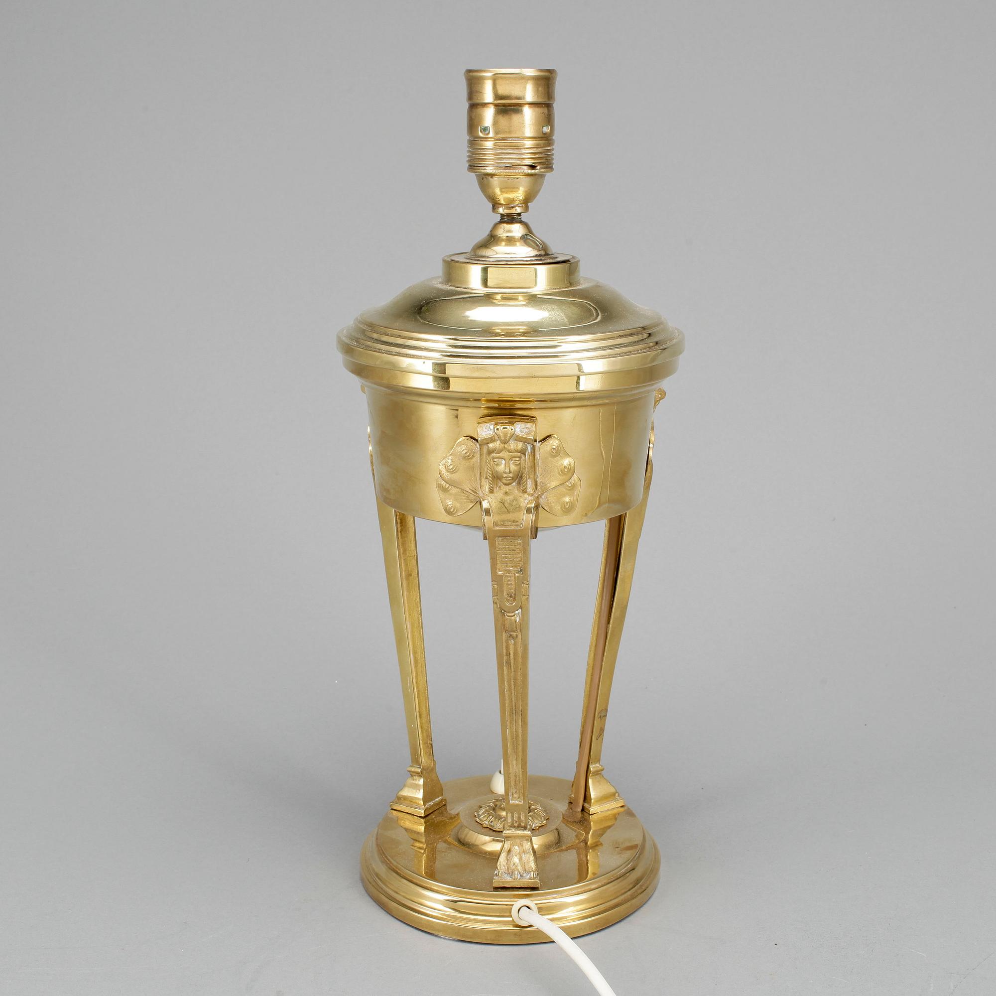 BORDSLAMPA, mässing, Böhlmarks, 1900-talets första kvartal.