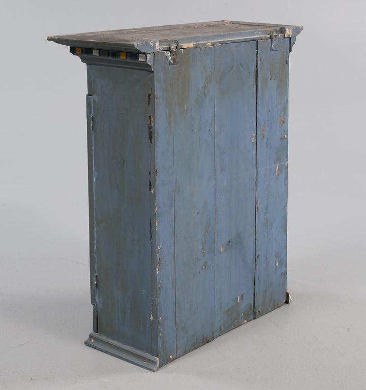 HÄNGSKÅP, 1800-talets första hälft.