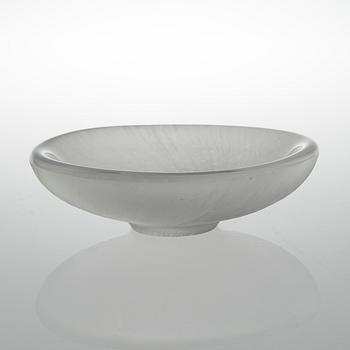 TAPIO WIRKKALA, A BOWL. Signed Tapio Wirkkala Iittala. 1950s.