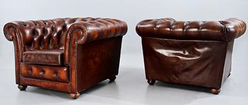 FÅTÖLJER, ett par, chesterfield, 1900-talets andra hälft.