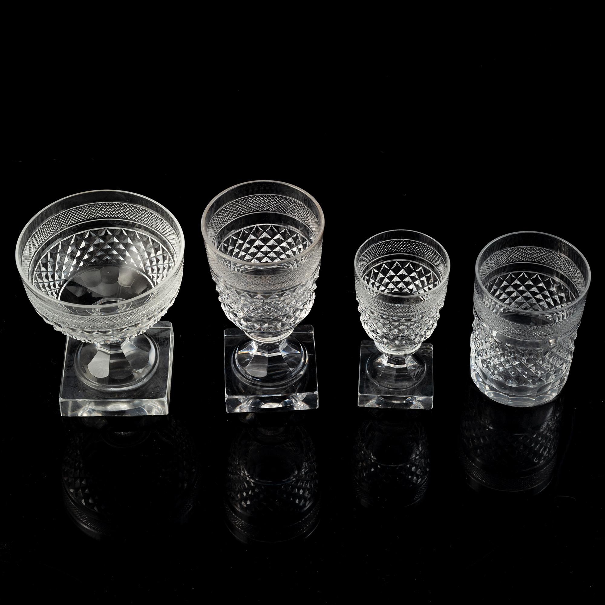 Elis Bergh, glasservis, 45 delar, "Kent", Kosta Boda, 1900-talets andra hälft.