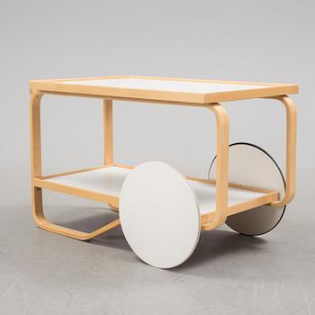 A tea trolley or serving trolley nr 901 by Alvar Aalto for Artek, Finland.