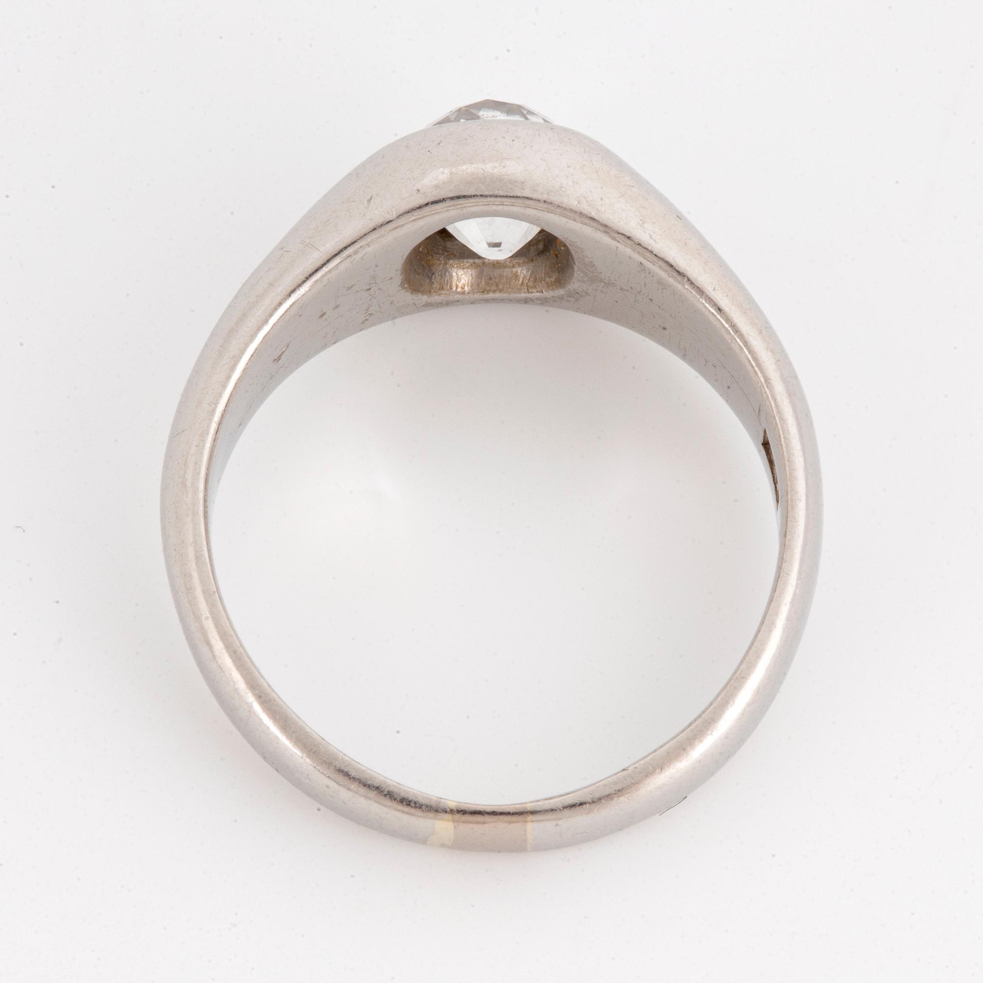 Old-cut diamond lord ring.