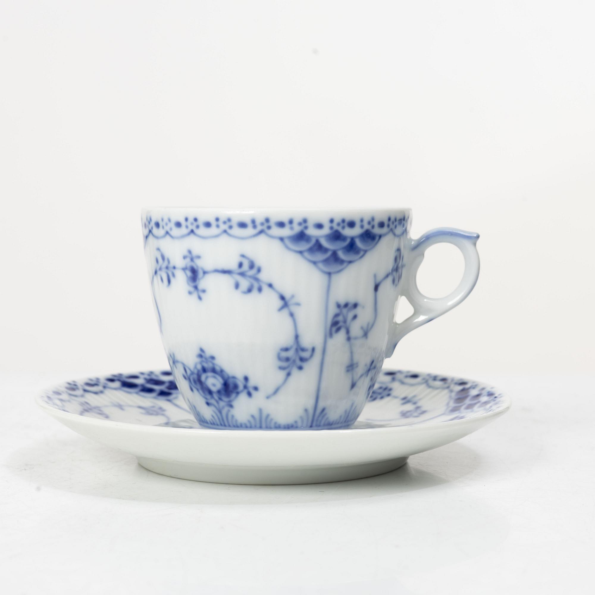 Royal Copenhagen, Coffee service, approx. 50 pieces, porcelain, "Musselmalet", Denmark.