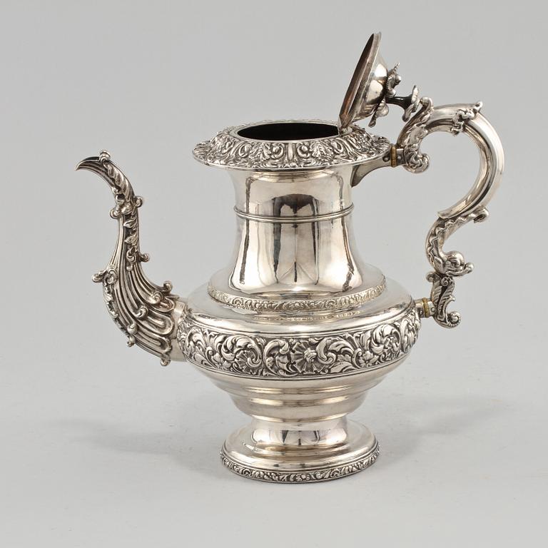 KAFFEKANNA, silver, nyrokoko, Adolf Zethelius, Stockholm, 1838. Vikt 1025 g.