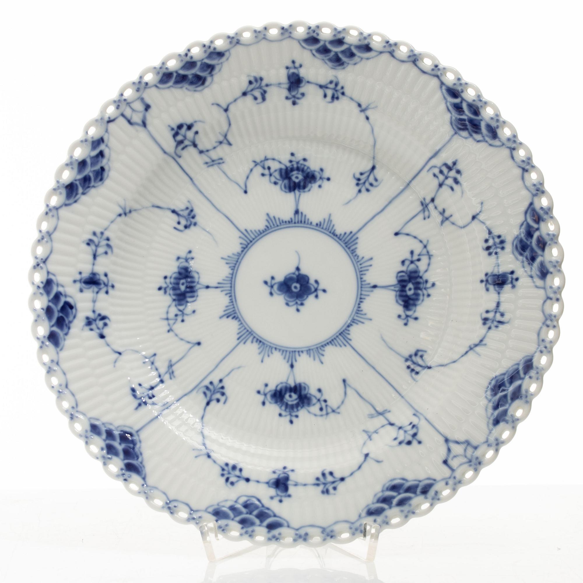 Dinner service, 45 pieces, porcelain, "Blue Fluted", Royal Copenhagen, Denmark.
