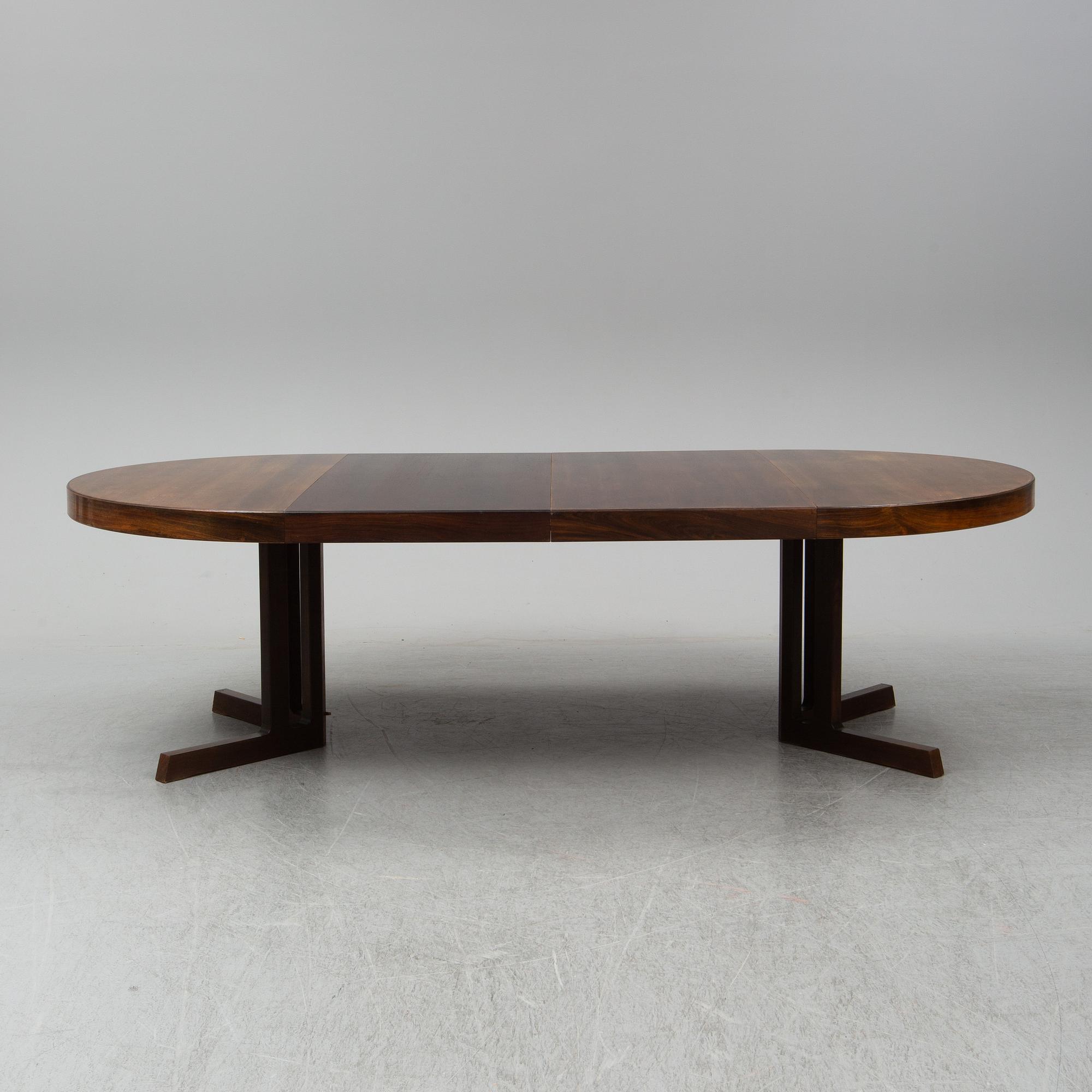 A 1960's Danish rosewood dining table.