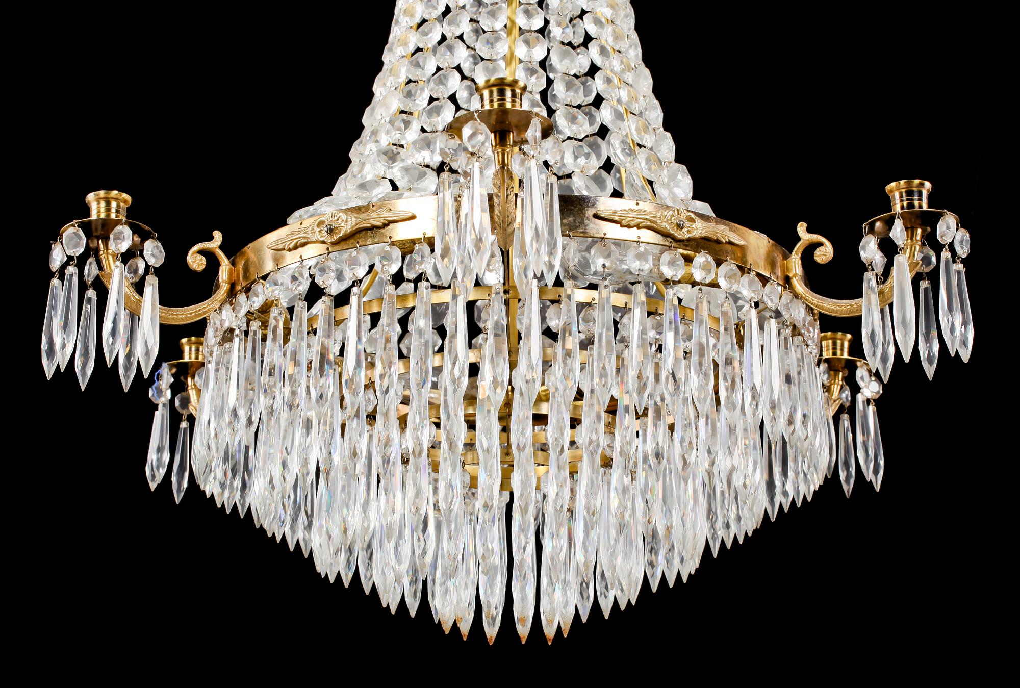 LJUSKRONA, gustaviansk stil, 1900-talets andra hälft. Höjd ca 70 cm.