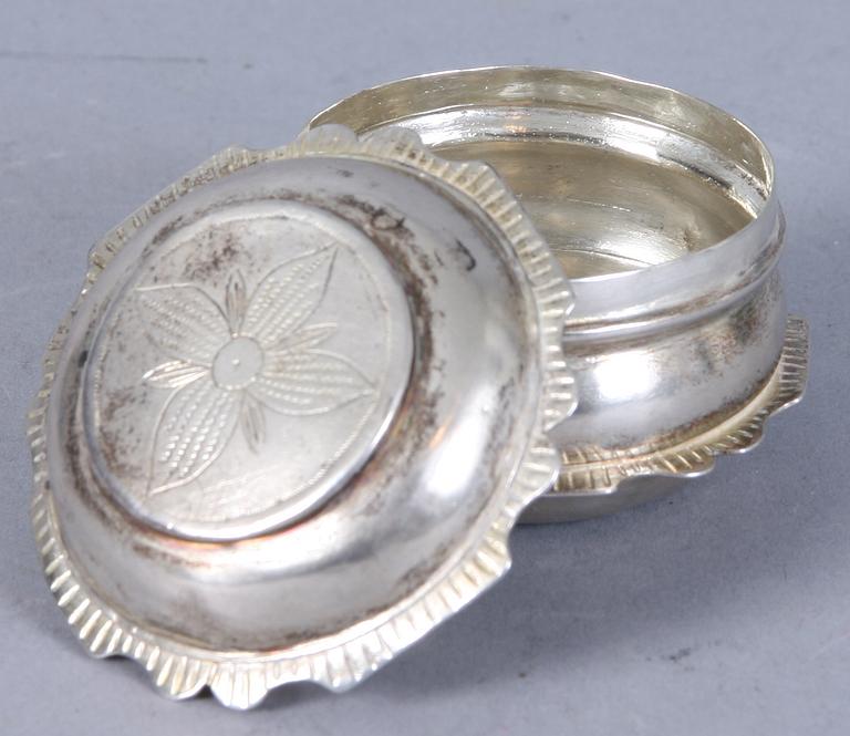 KYRKDOSA, silver, 1800-tal. 22 gram.