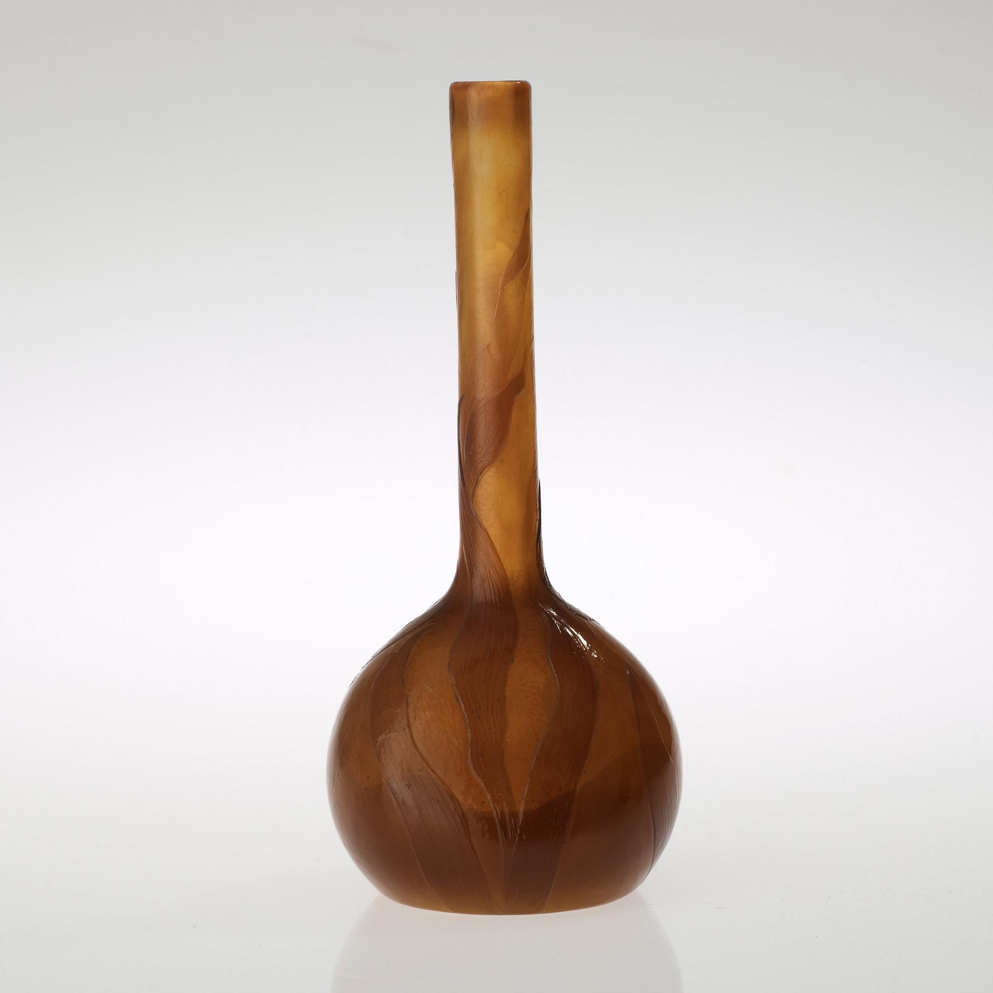 An Emile Gallé Art Nouveau firepolished cameo glass vase, France.