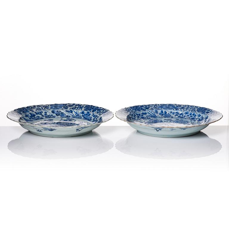 Fat, ett par, porslin. Kina, Qingdynastin, Kangxi (1662-1722).