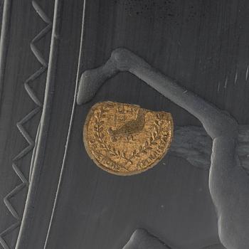 Simon Gate, an engraved glass lamp shade, Orrefors, Sweden 1920.