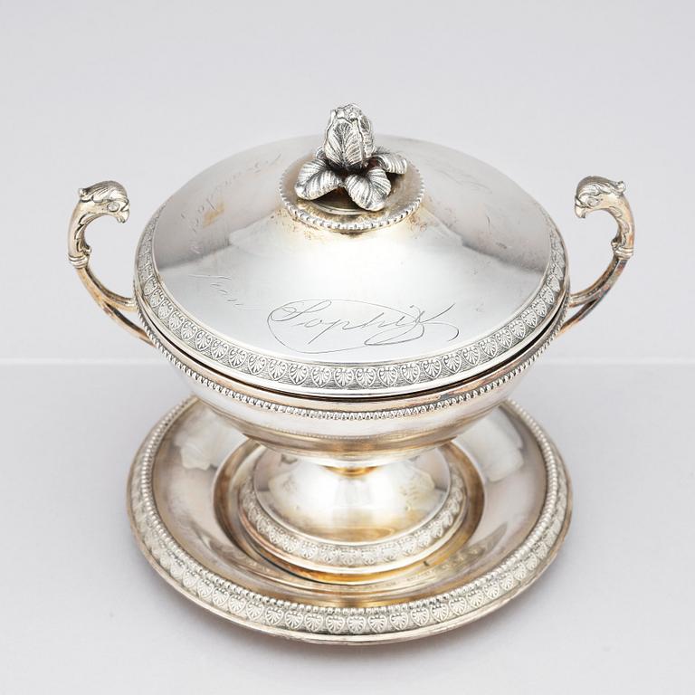 A Swedish early 20th Century silver bowl with lid, on a plate, Karl Anderson, Stockholm 1911. Gift from Queen Sofia.