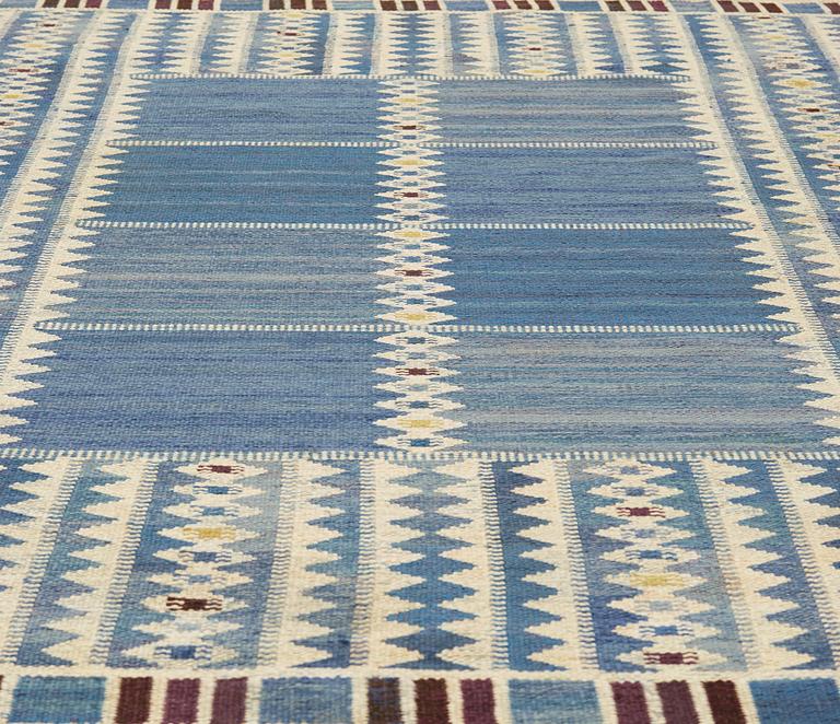 BARBRO NILSSON, matta, rölakan, 251 x 196,5 cm, "Salerno blå", signerad AB MMF BN.