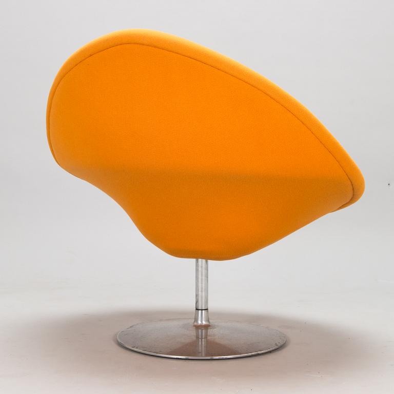 Pierre Paulin, a 'Globe' lounge chair, Artifort.