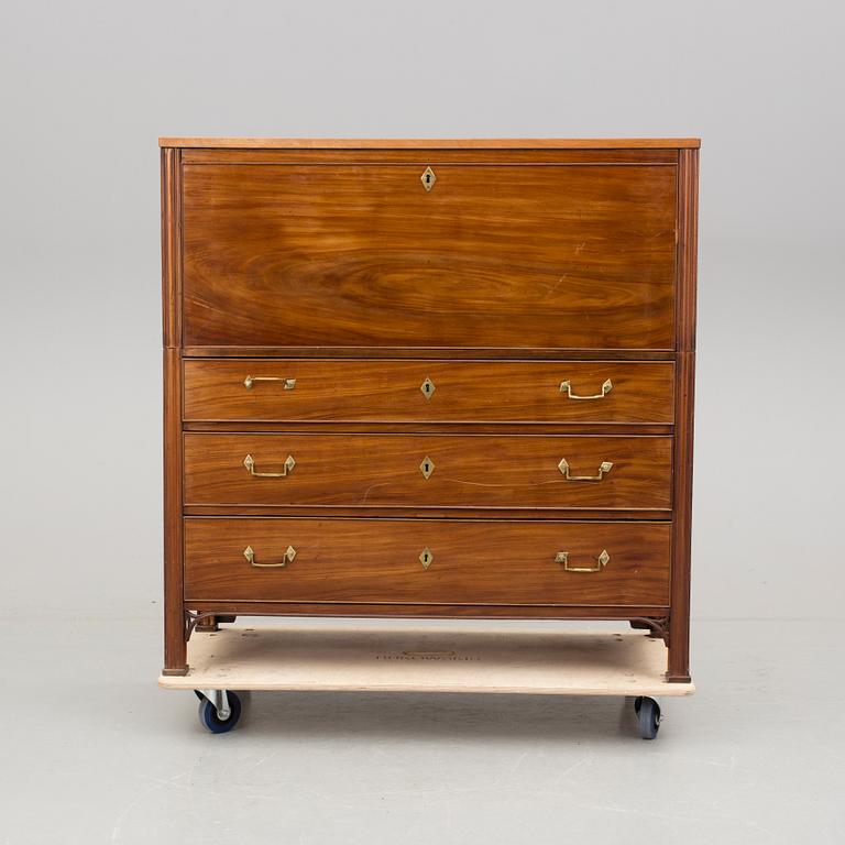 CHIFFONJÉ, sengustaviansk, tidigt 1800-tal.