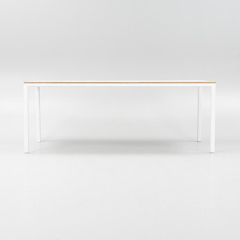 Matbord "T12", Hay, Danmark, samtida tillverkning.