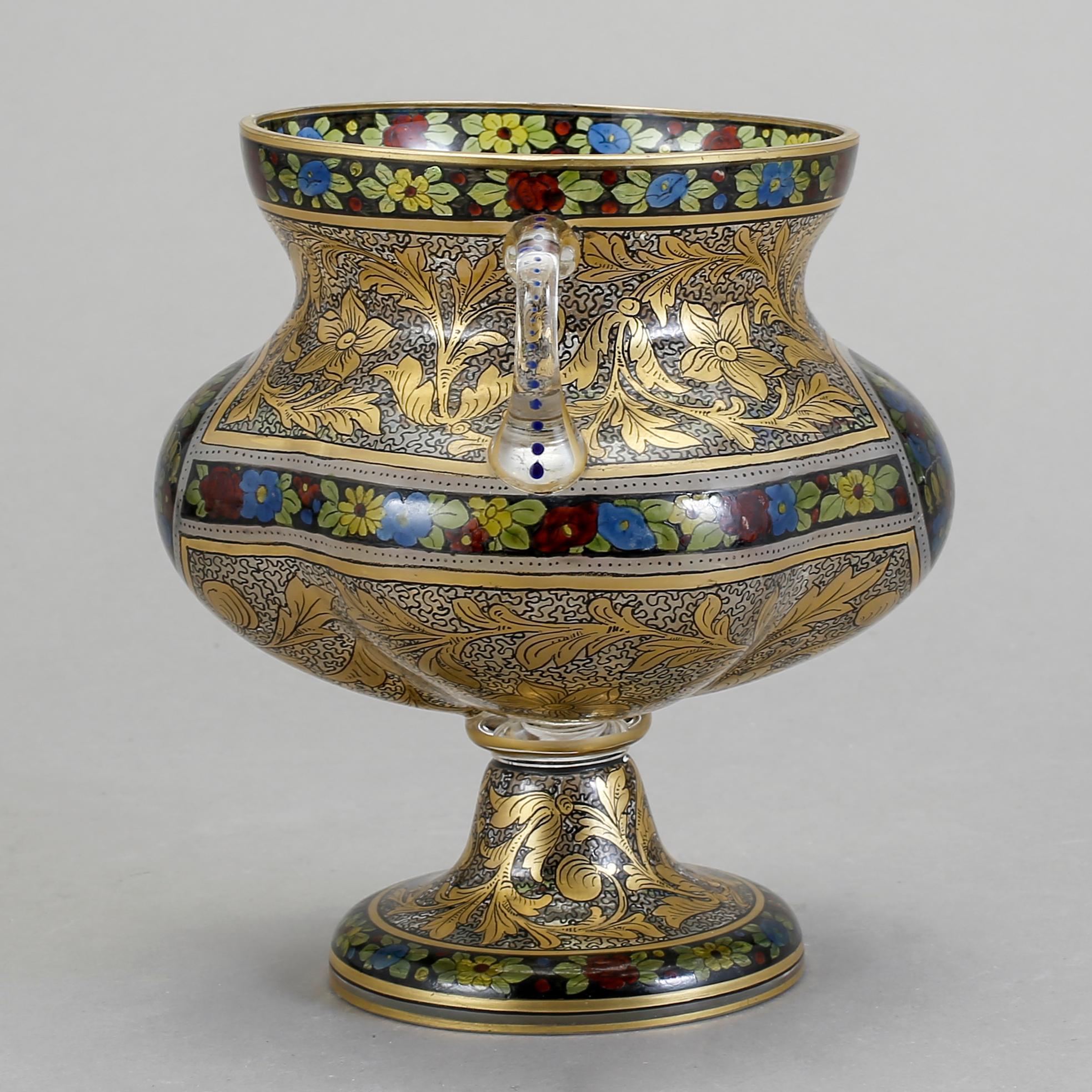 VAS PÅ FOT, glas. Möjligen Lobmeyr, 1900-talets början.