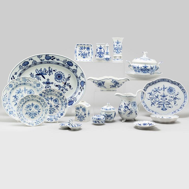 MAT- och KAFFESERVIS, 39 delar, porslin. Tyskland, Meissen, 1900-tal.