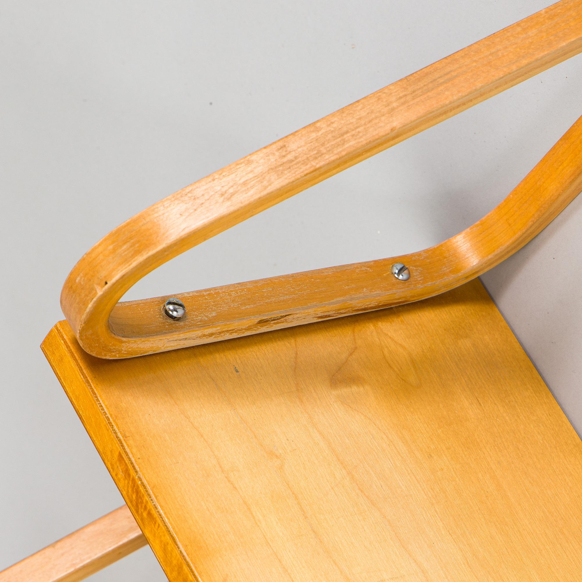 Alvar Aalto, 6 st, modell 112A för O.Y. Huonekalu- ja Rakennustyötehdas A.B. 1900-talets mitt.