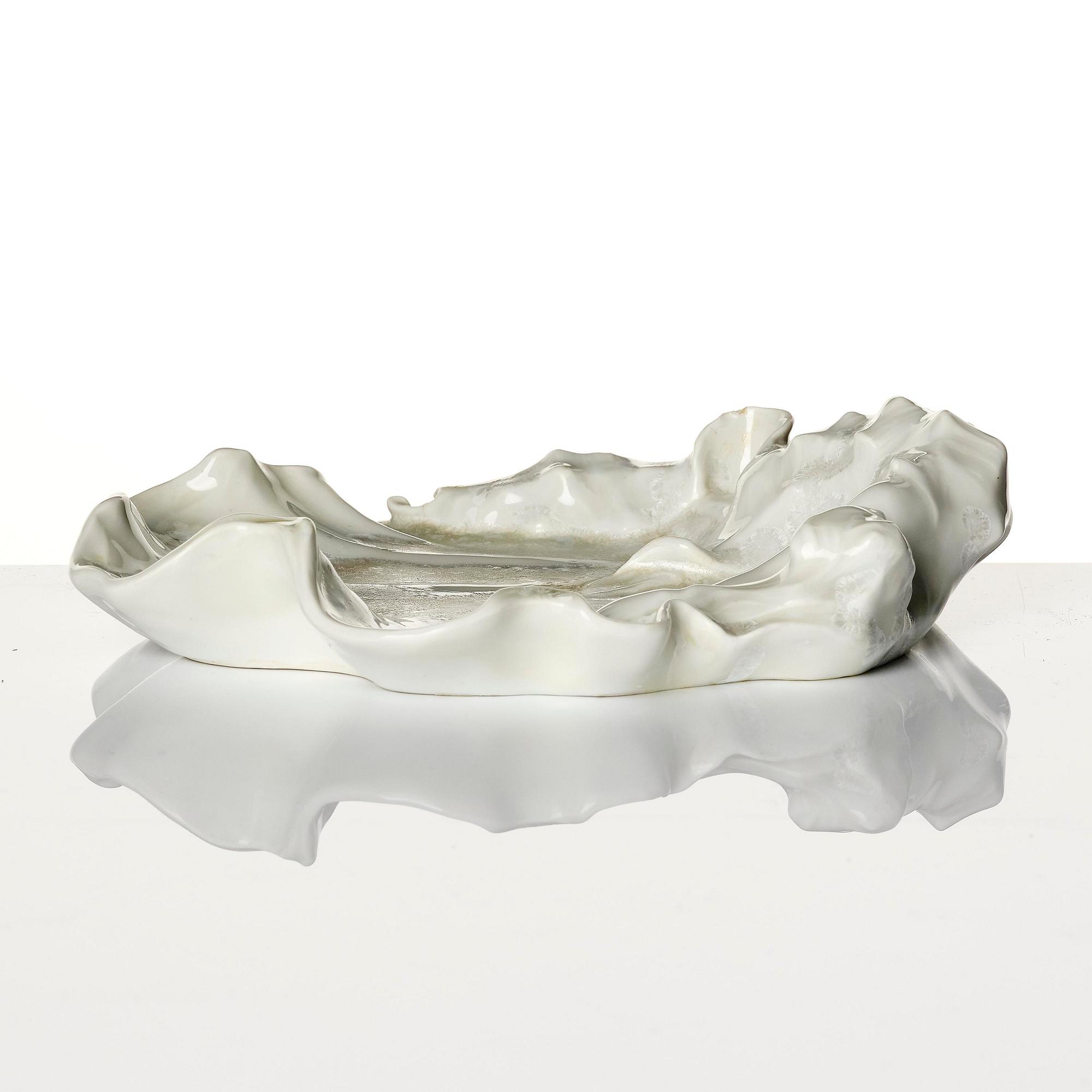 Alf Wallander, an Art Nouveau porcelain dish, Rörstrand, ca 1900, with dedication to Ellen Key.