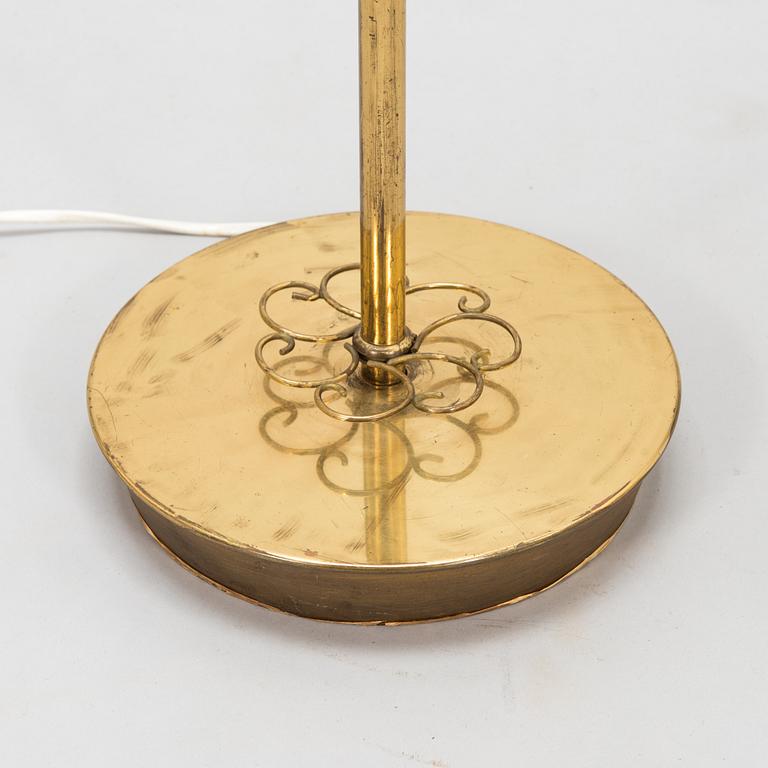 A mid-20th century floorlamp.