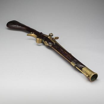 GEVÄR, s k muskedunder, flintlås. 1700-tal.