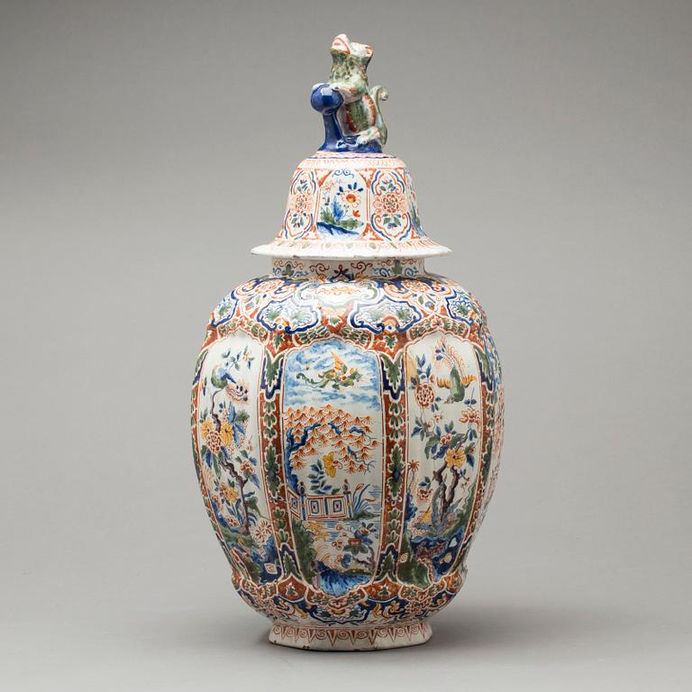 LOCKURNA, fajans, Delft, signerad Lambertus von Eenhoorn (1691-1721).