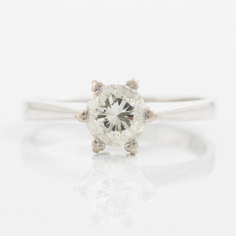 Ring in 18K white gold set with a brilliant-cut diamond weighing 1.07 ct.