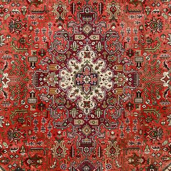 MATTA, Täbriz, ca 295 x 205 cm.
