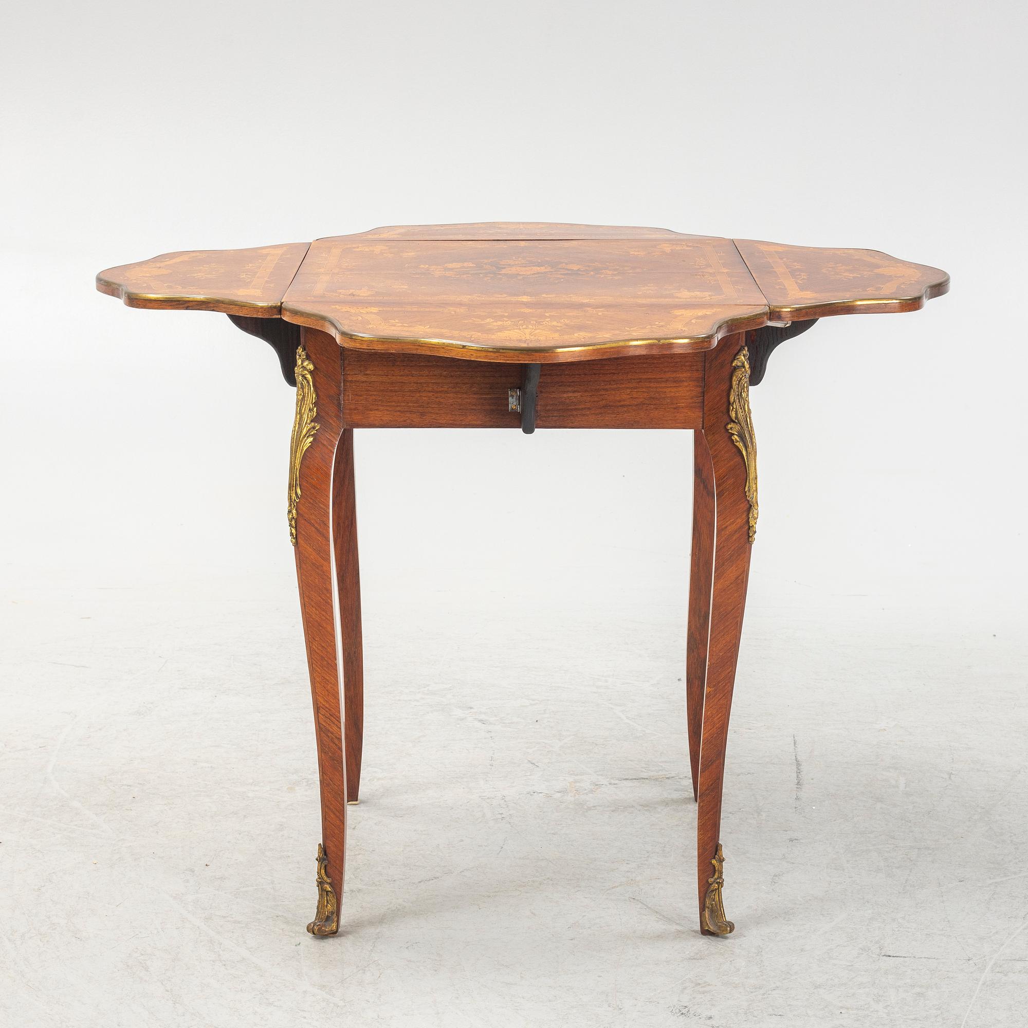 A Rococo style side table, first half of the 20th century.