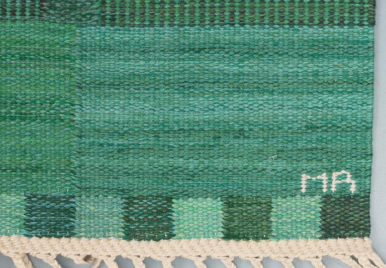 CARPET. "Fasad, grön II". Flat weave (rölakan). 255,5 x 177 cm. Signed AB MMF MR.