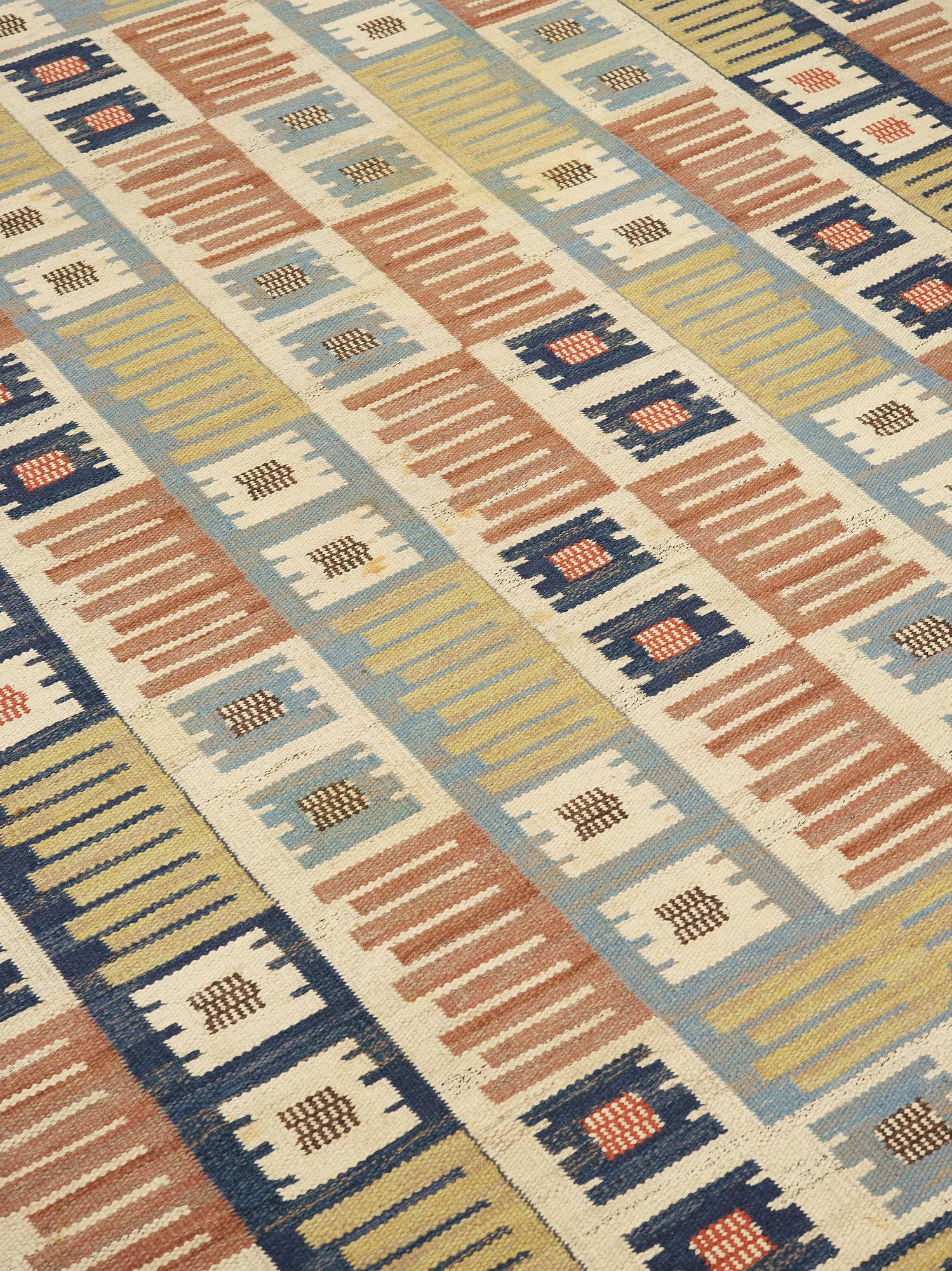 MÄRTA MÅÅS-FJETTERSTRÖM, a carpet, flat weave, 301,5 x 202,5 cm, "Porslinsmattan", signed AB MMF.