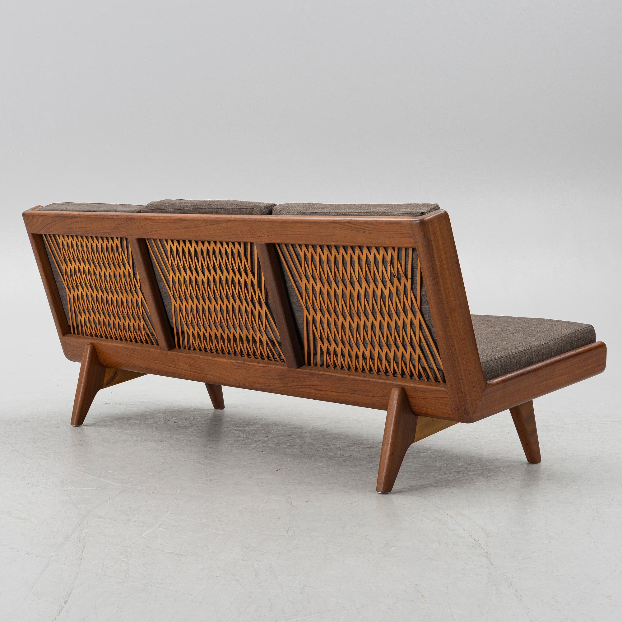 Carl Gustaf Hiort af Ornäs, sofa, "Studio", Puunveisto Oy - Träsnideri Ab, mid-20th century.