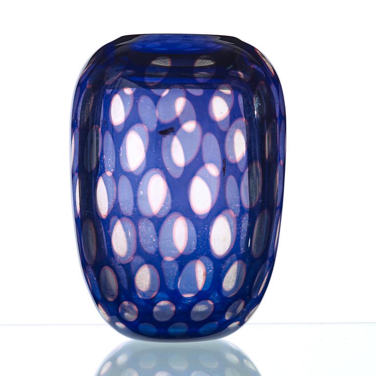 Edward Hald, a 'slipgraal' glass vase, Orrefors, Sweden 1948.