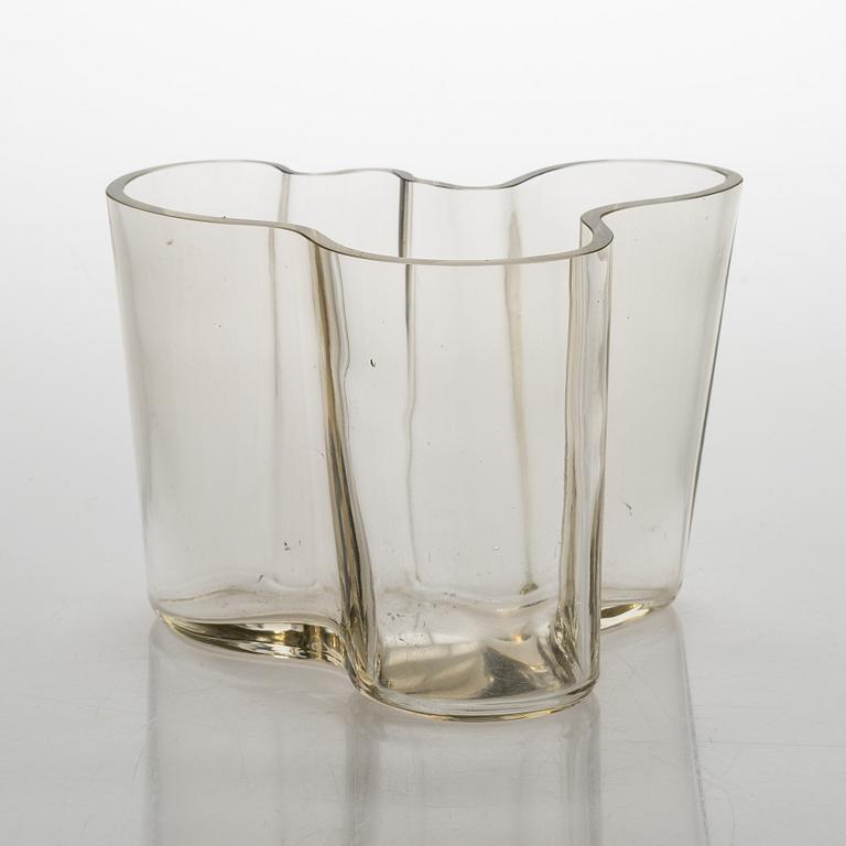 Alvar Aalto, a '3030' vase signed Alvar Aalto 3030.