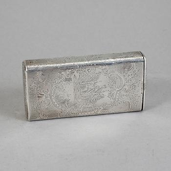 DOSOR, 2 st, silver, Gustaf Theodor Folcker, Stockholm, 1850 respektive JLR, London, 1878. Vikt 710 g.