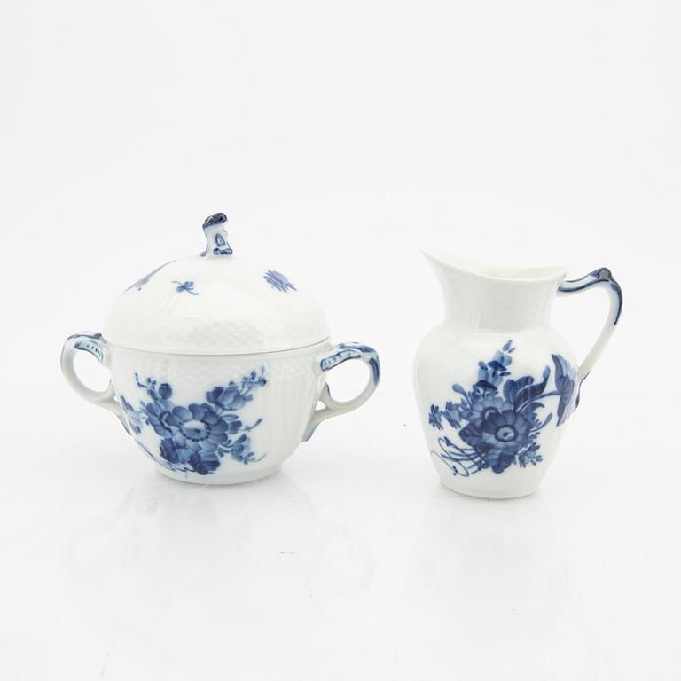 Service 68 dlr "Blå Blomst" Royal Copenhagen Denmark porcelain 1967-1991.