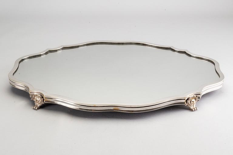 A dinner table plateau, late 19th or early 20th century.