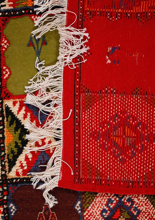 MATTA, halvflossa, Nordafrika, sent 1900-tal, 300x190 cm.