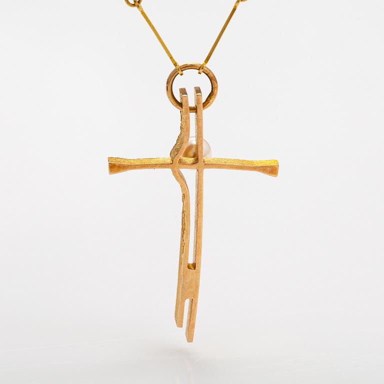 Christophe Burger, "Gold bless", a 14K gold necklace with a cultured pearl. Lapponia 2003.