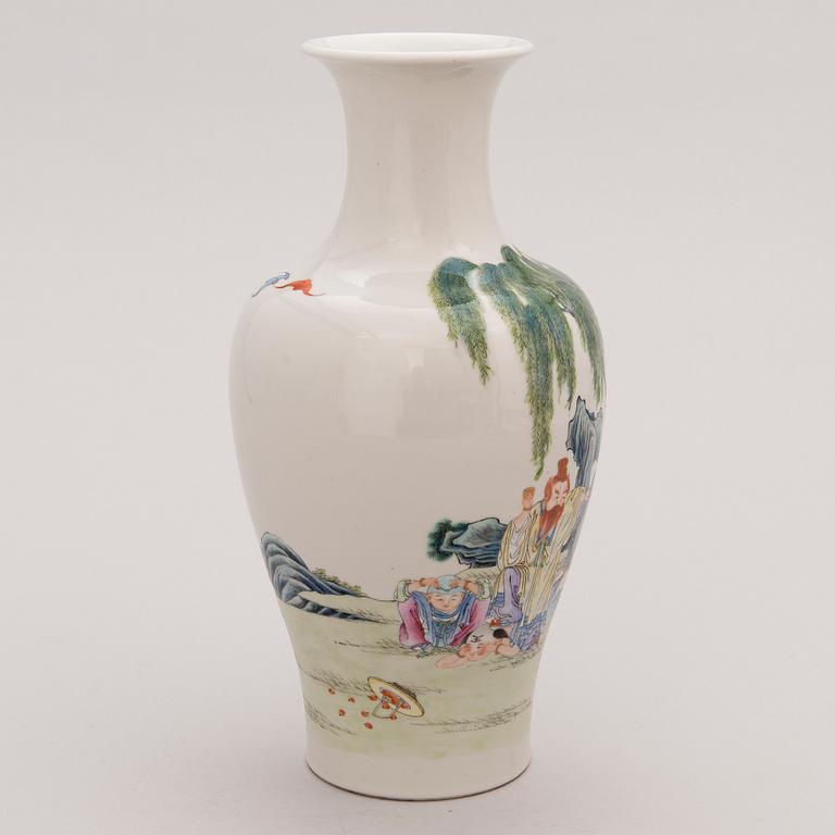 A mid 20th century Chinese vase.