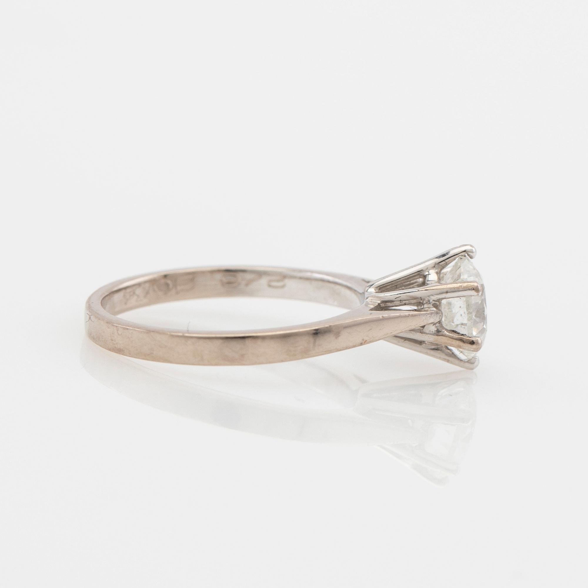 Ring, 18K vitguld med briljantslipad diamant.