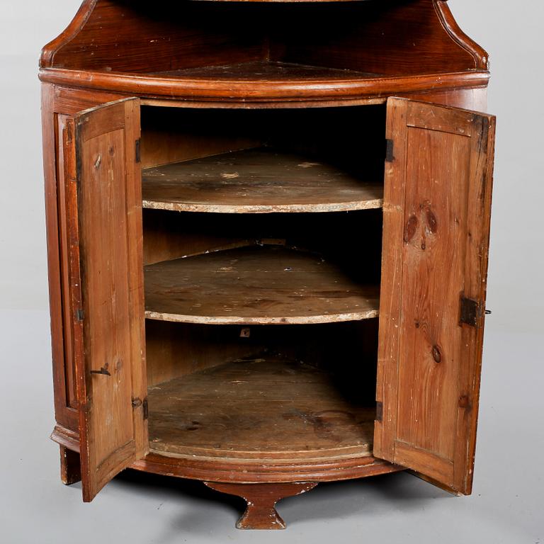 HÖRNSKÅP, 1800-tal.