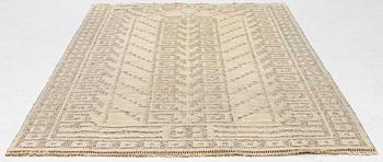 Märta Måås-Fjetterström, matta, "Vita spetsporten", flossa, signerad AB MMF, ca 220 x 136 cm.