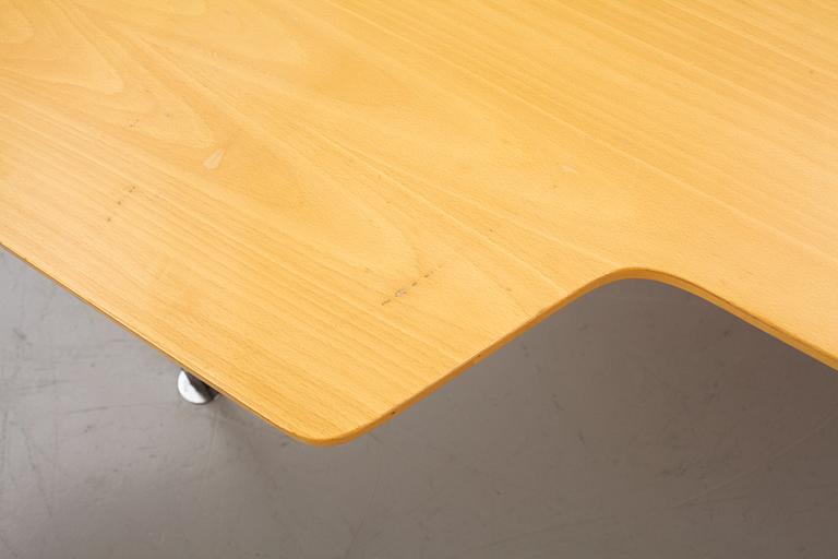 Bruno Mathsson, a 'Kuggen' table, Bruno Mathsson International.