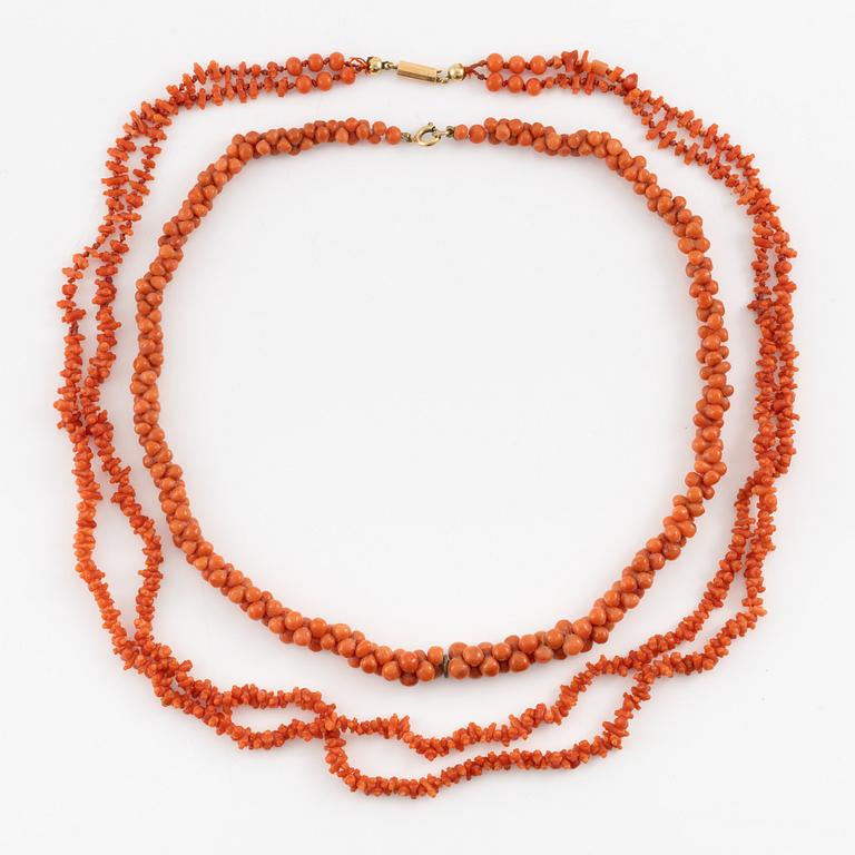 Necklace, two pieces with coral.